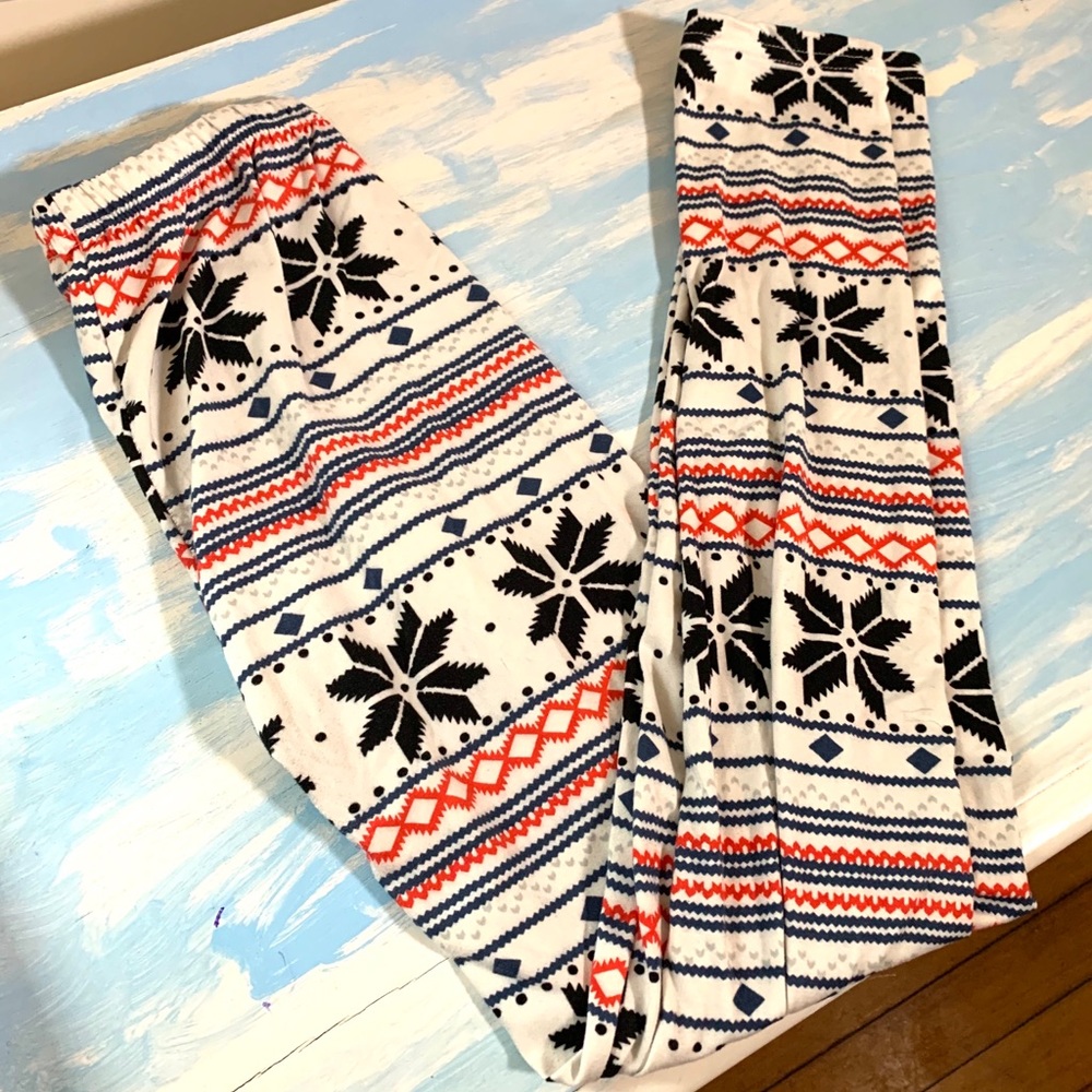 Winter Pattern Leggings - Picture 3 of 3